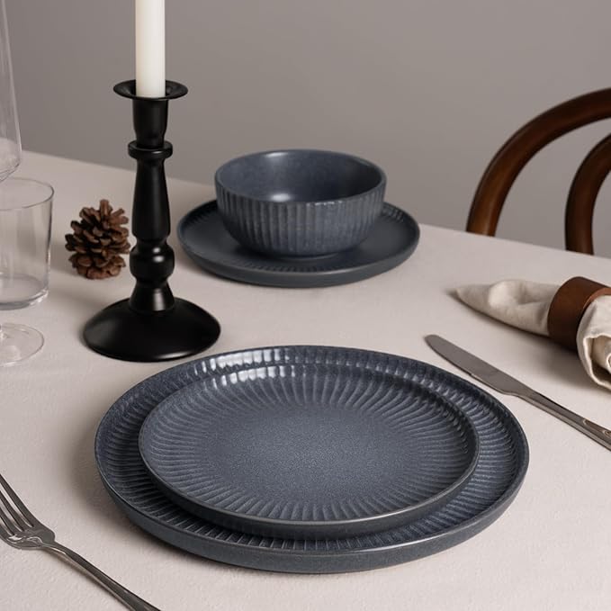 Famiware Starlight Dinnerware Sets, Plates and Bowls Dish Set of 6 (18 Pieces), Ribbed Textured Tableware - Dishwasher & Microwave Safe, Chip Resistant, Reactive Glaze, Matte Midnight Grey