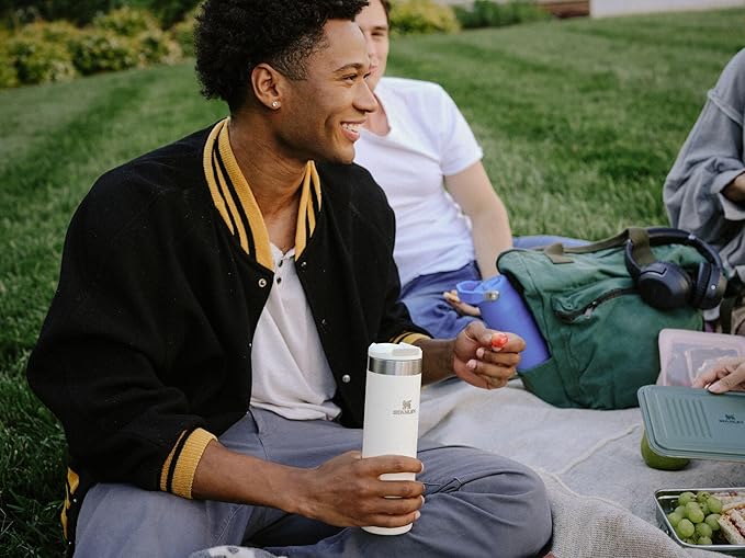 Stanley AeroLight Transit Bottle 20 oz | Locking Drink Through Lid | Leak Resistant Water Bottle or Coffee Travel Mug | Lightweight Insulated Stainless Steel | BPA-Free | Rose Quartz