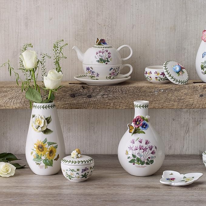 Portmeirion Elegant Botanic Garden Bumble Bee Trinket Box, 2.5" - Floral Motif Organizer for Rings, Bracelets, Small Jewelry - Durable Dolomite with Chip-Resistant Glaze - Decorative Holder