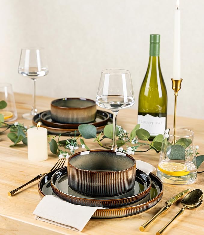 TheTerra Ceramic Dinnerware Sets for 8, 24 Pieces Porcelain Lightweight Speckled Plates and Bowls Sets, Scratch Resistant Dish Set, Oven & Microwave & Dishwasher Safe, Coca Mocha