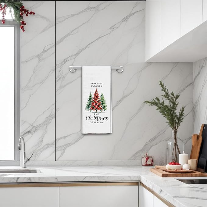 Red and Green Christmas Tree Kitchen Towels, Seasonal Xmas Winter Dish Tea Towels for Kitchen, Rustic Xmas Tree Decorative Hand Towel for Bathroom, 16x24 Inch