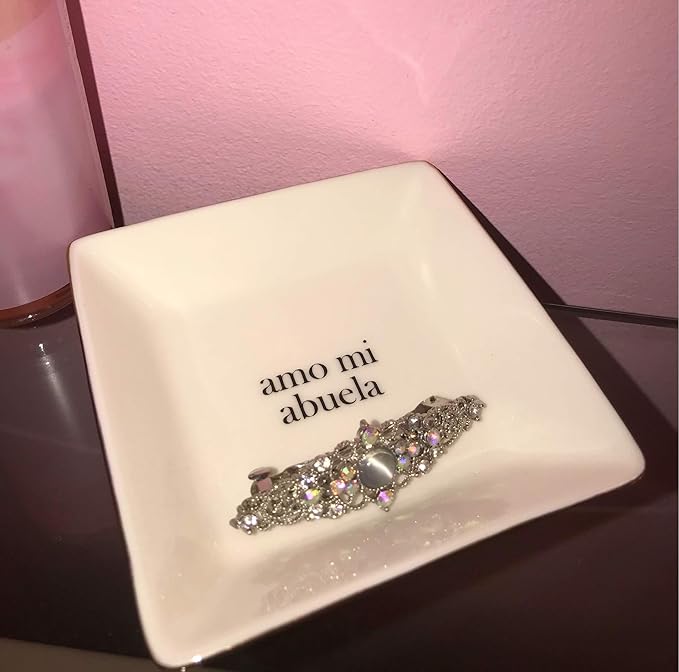 Simply Charmed Amo Mi Abuela – Fun Spanish Christmas Gift for Grandmother - Ceramic Jewelry Dish or Ring Holder – Elegant Trinket Tray