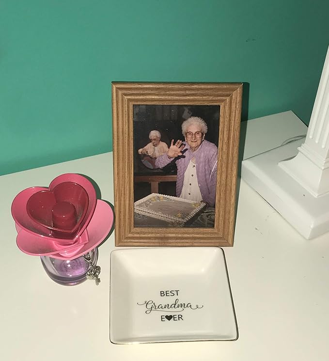 Simply Charmed Best Grandma Ever - Christmas Gift – Ceramic Jewelry Dish, Ring Holder, Trinket Tray – Elegant Birthday Gift for Grandmother