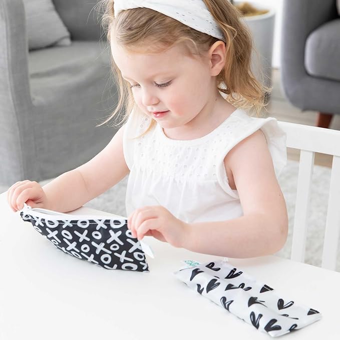 Bumkins Reusable Snack Bags, for Kids School Lunch and for Adults Portion, Washable Fabric, Waterproof Cloth Zip Bag, Supplies Travel Pouch, Food-Safe, 2-pk Hearts and XOXO
