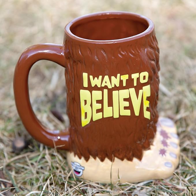 BigMouth Inc Big Foot I Want to Believe Coffee Mug, Fun Bigfoot Decor, Funny Sasquatch Cup Gift for Men Women Dad