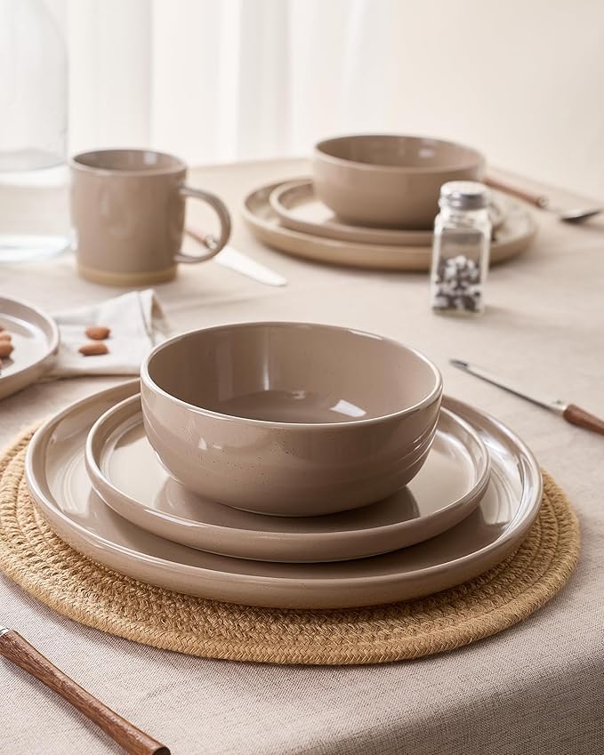 Famiware Milkyway Dinnerware Set with Mugs, Service for 4 (16pcs), Ribbed Stoneware Plates and Bowls Dishes Sets - Chip & Scratch Resistant, Microwave & Dishwasher Safe, Cinnamon Brown