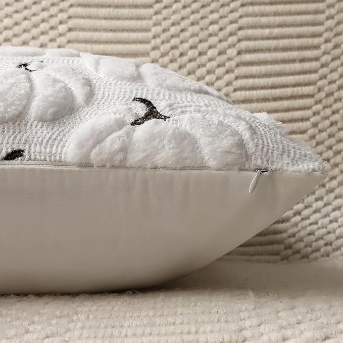 4TH Emotion Fall Pumpkins Decorative Pillow Covers 18x18 Set of 2, White Soft Plush Faux Fur Wool Farmhouse Throw Cushion Cases for Autumn Thanksgiving Holiday Home Decorations