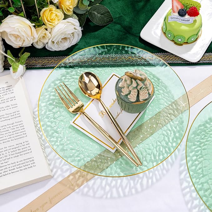 Rubtlamp 100 Pcs Green And Gold Plastic Plates - 10 inch Clear Green Gold Dinner Plates - Hammer Pattern Design - Fancy Disposable Platos - Heavy-Duty Party Platos Ideal for Wedding