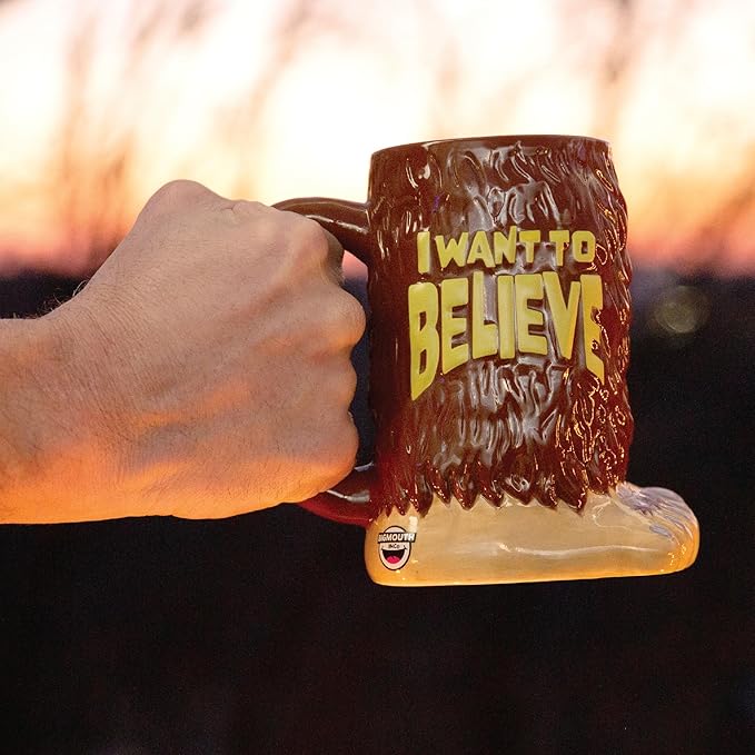 BigMouth Inc Big Foot I Want to Believe Coffee Mug, Fun Bigfoot Decor, Funny Sasquatch Cup Gift for Men Women Dad
