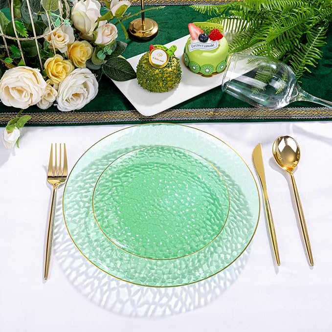 Rubtlamp 100 Pcs Green And Gold Plastic Plates - 10 inch Clear Green Gold Dinner Plates - Hammer Pattern Design - Fancy Disposable Platos - Heavy-Duty Party Platos Ideal for Wedding