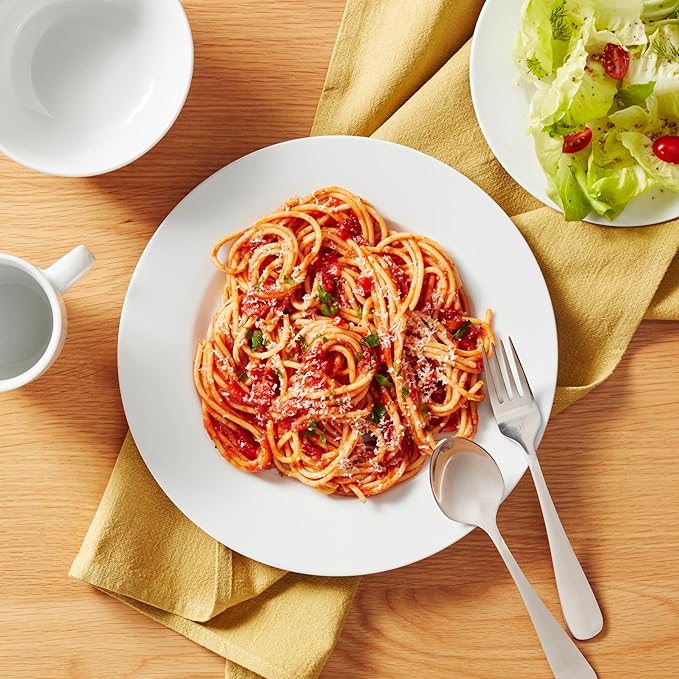 Amazon Basics 16-Piece Porcelain Kitchen Dinnerware Set with Plates, Bowls and Mugs, Service for 4 - White